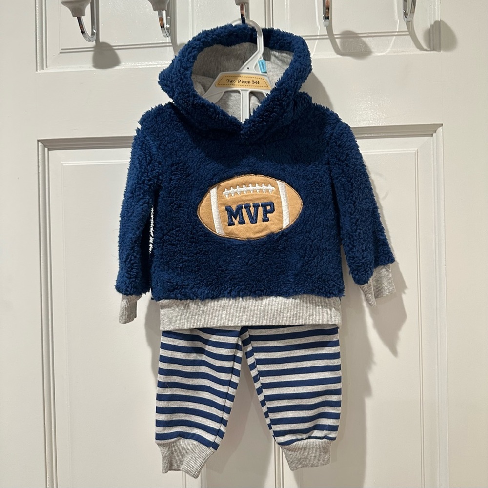 NWT 6 Months super cute Sherpa MVP football 🏈